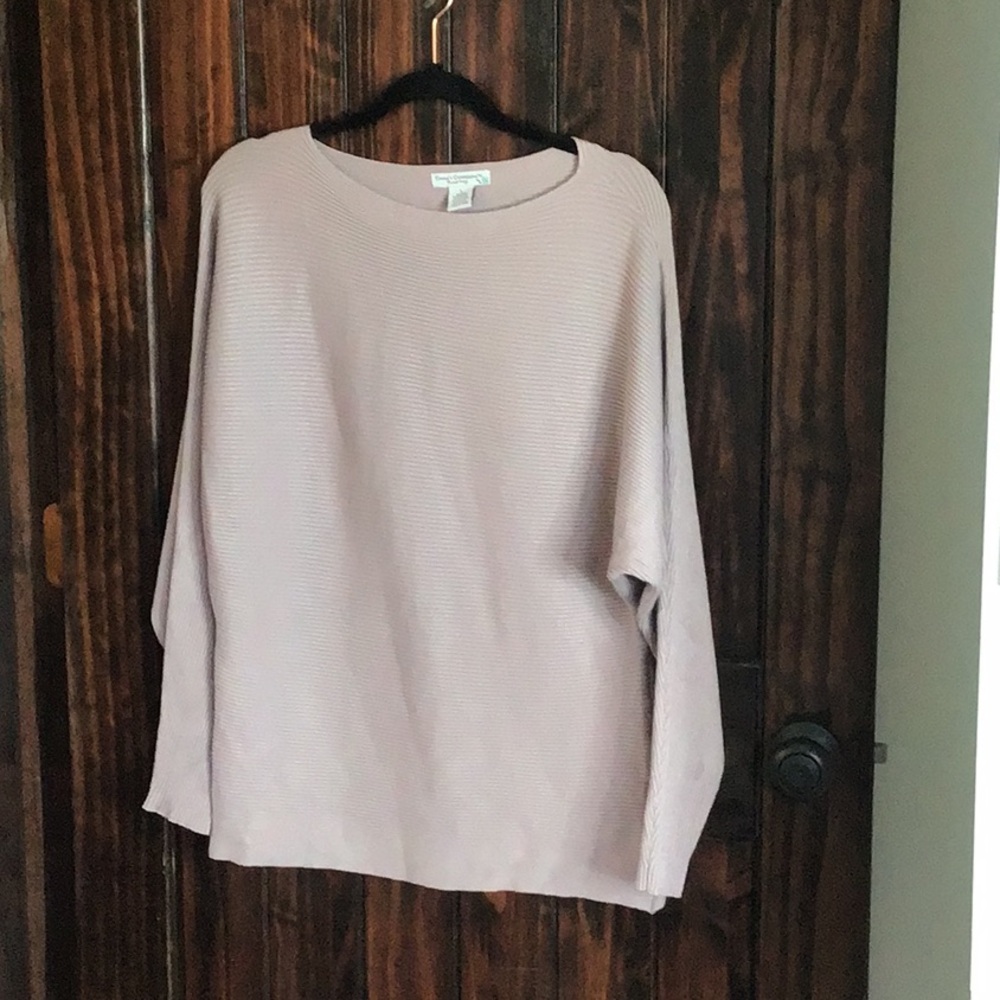 Emma’s Expressions long sleeve sweater size L. Excellent condition.